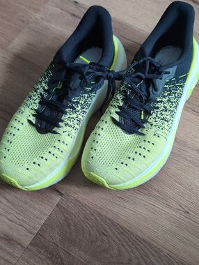 Under Armour Neon Yellow and Black Knit Running Sneakers